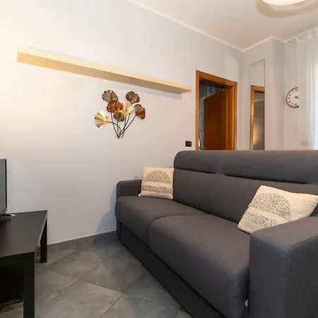 Guesthost - Miglietti A Few Steps From Piazza Statuto! تورينو